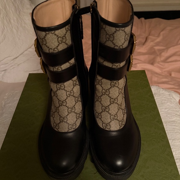 Gucci GG Supreme Ankle Boots with Buckles - Black Leather and Beige Canvas - Picture 3 of 5